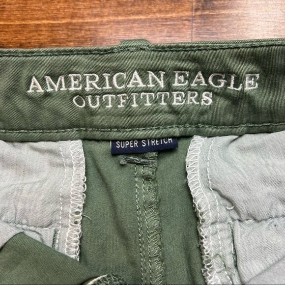 American Eagle Midi Shorts Womens Size 2 Green Super Stretch AEO Twill - Picture 3 of 10